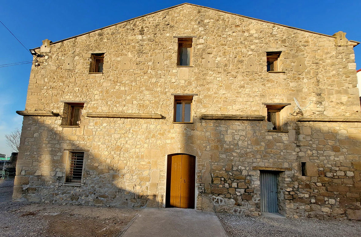 Maials - La casa de la Senyoria, Juncadella o Molí de la Devesa (Foto: Ajuntament)