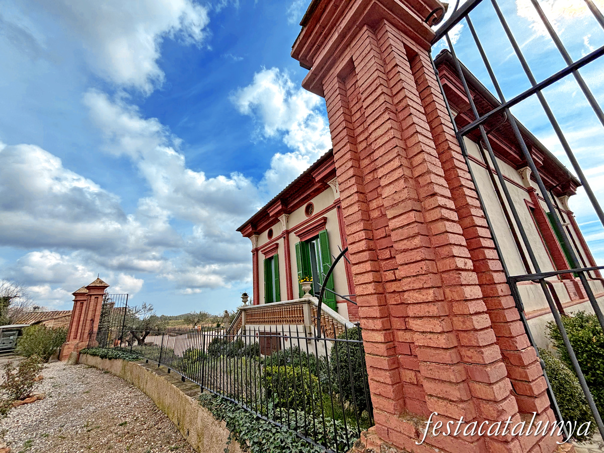 Font-rubí - Poble de l'Avellà 