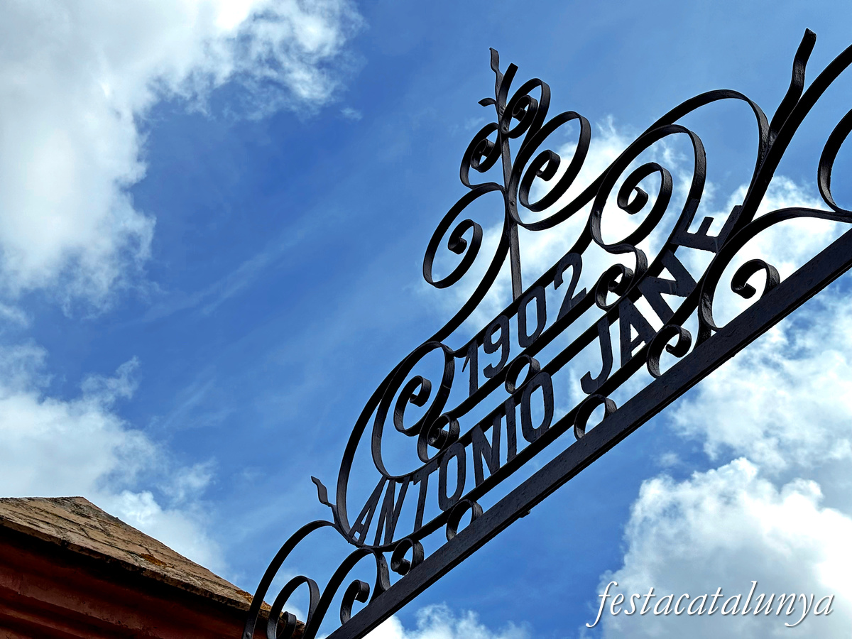 Font-rubí - Poble de l'Avellà