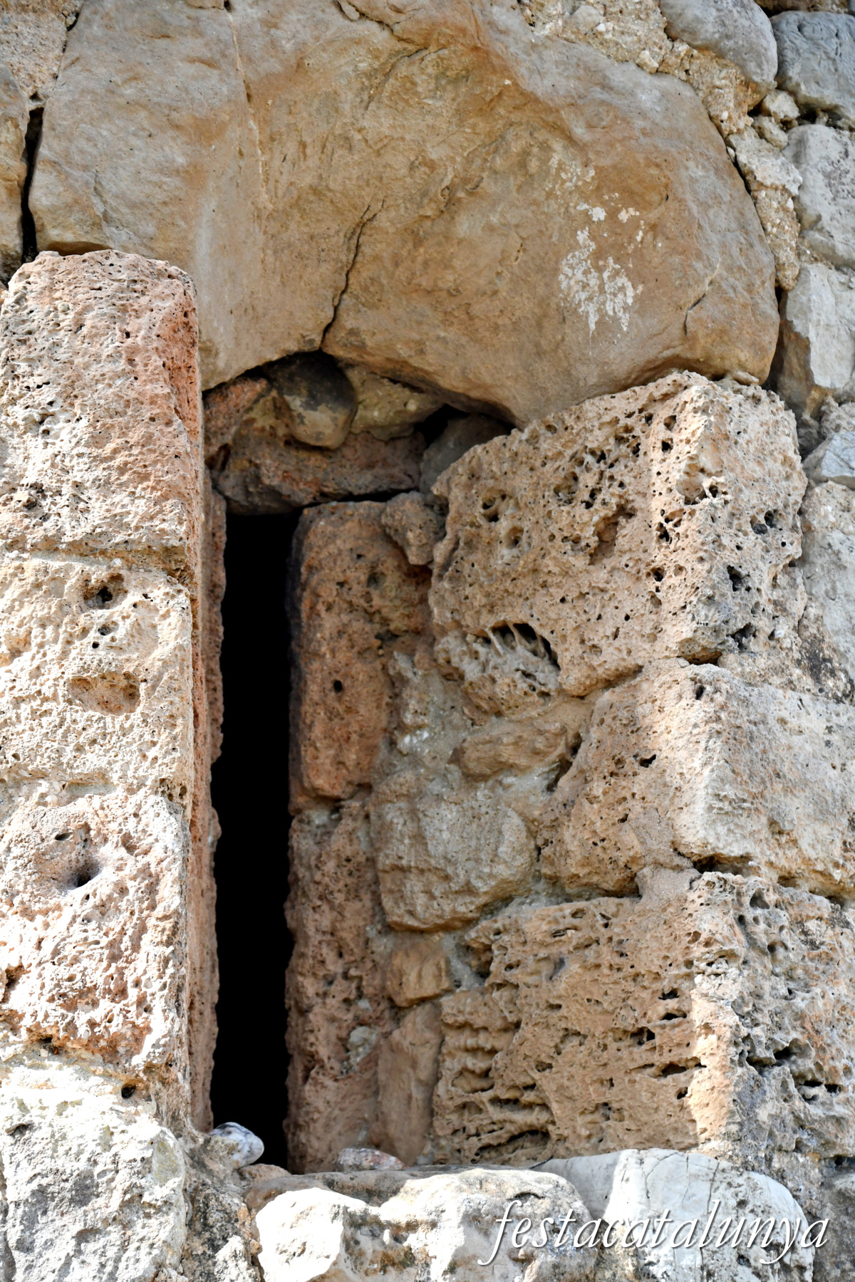 Font-rubí - Sant Joan de la Maçana o Santa Apol·lònia 