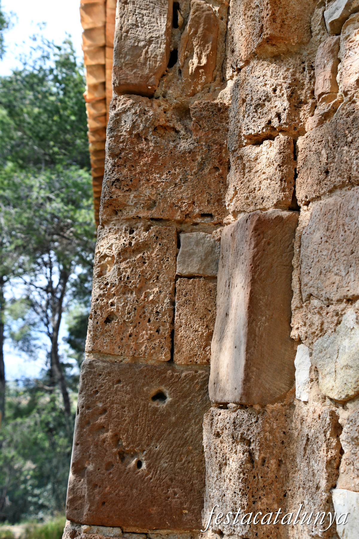 Font-rubí - Sant Joan de la Maçana o Santa Apol·lònia