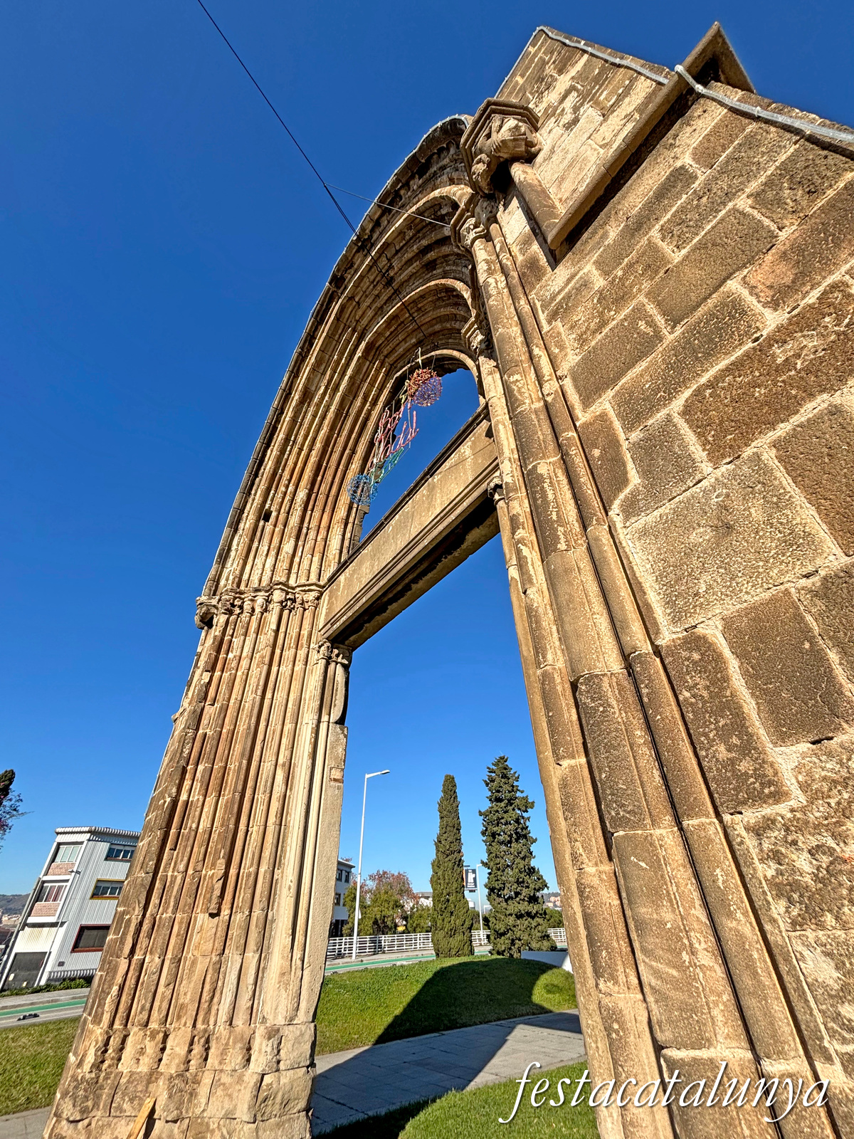 Sant Adrià de Besòs - Arc gòtic 