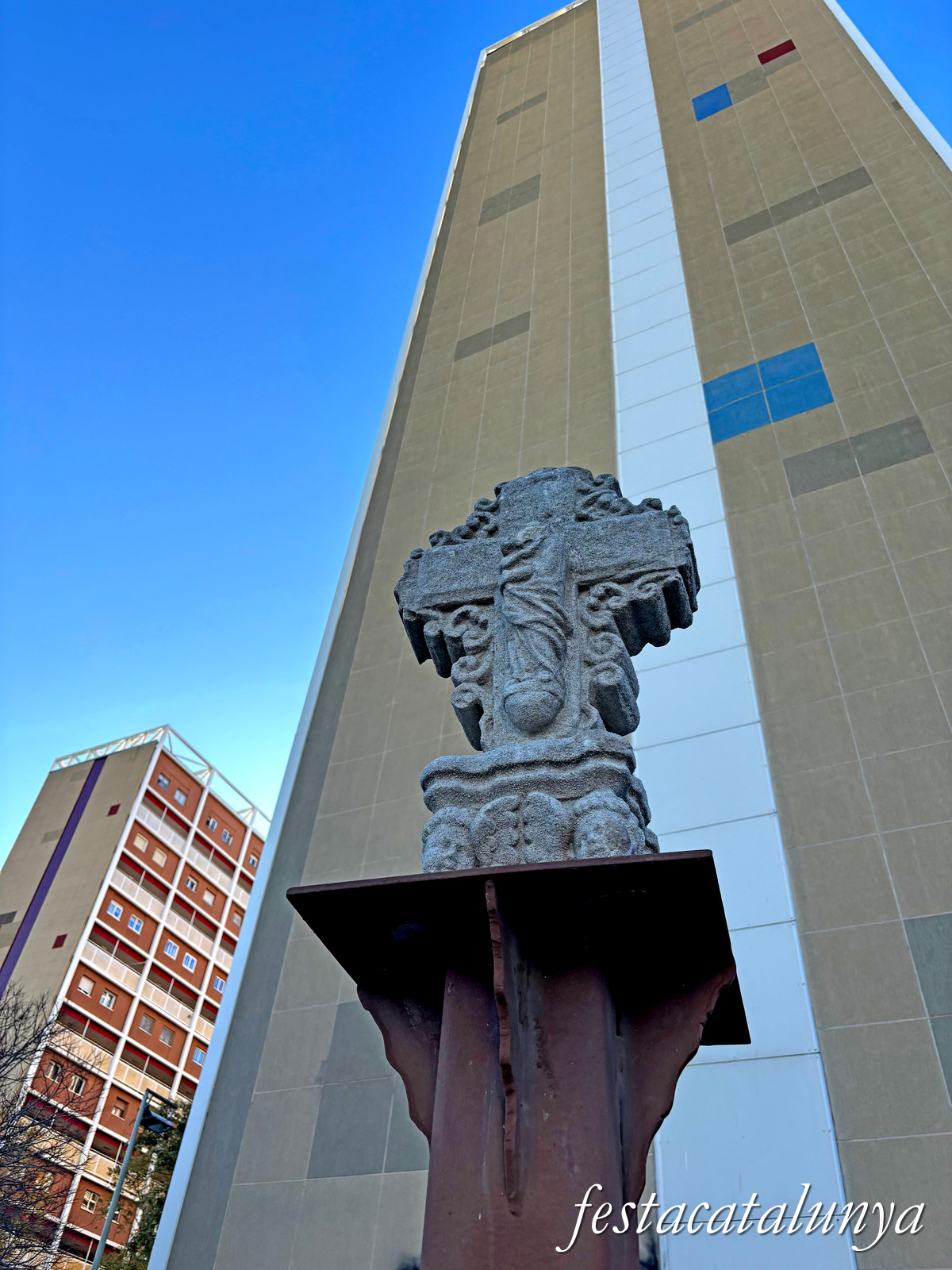 Sant Adrià de Besòs - Creu de terme entre Sant Adrià de Besòs i Barcelona 