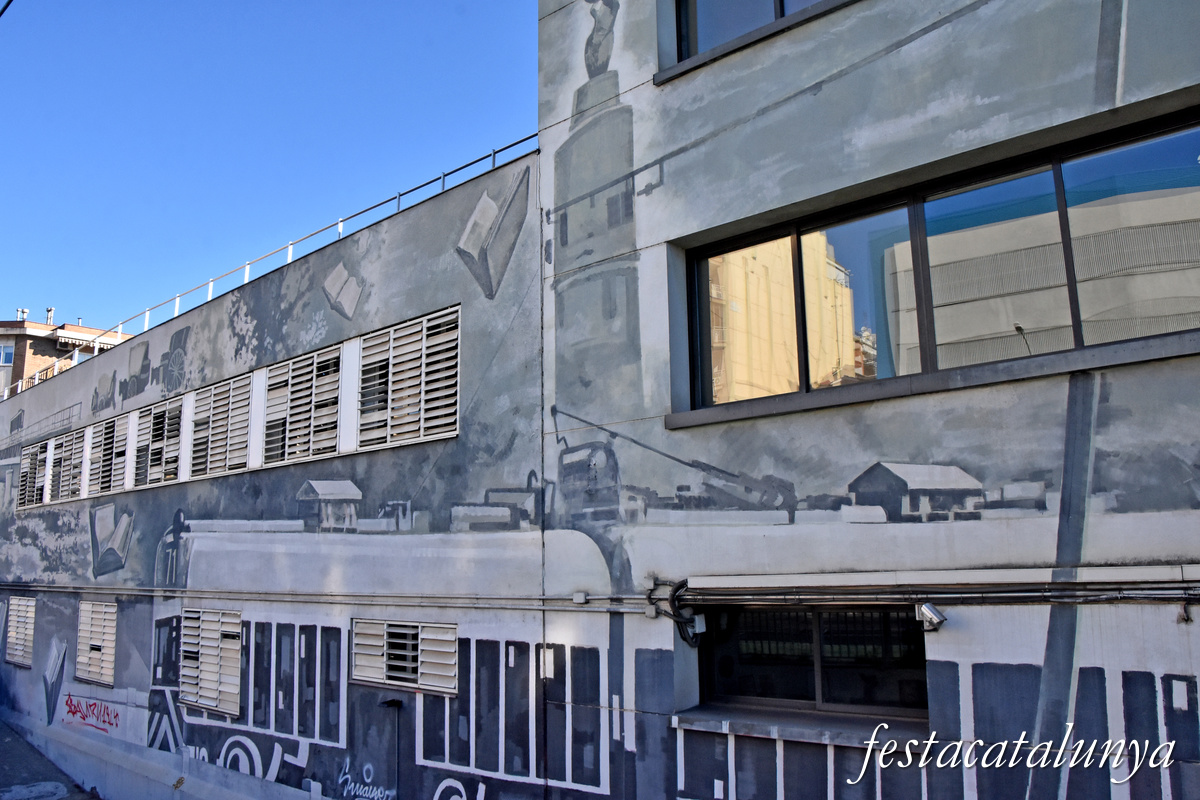 Sant Adrià de Besòs - Murals de la fàbrica Polydor - Anacronismes 