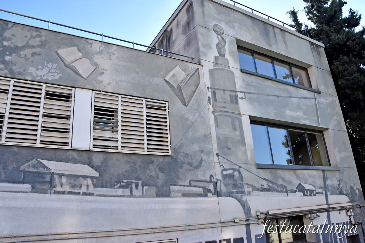 Sant Adrià de Besòs - Murals de la fàbrica Polydor - Anacronismes 