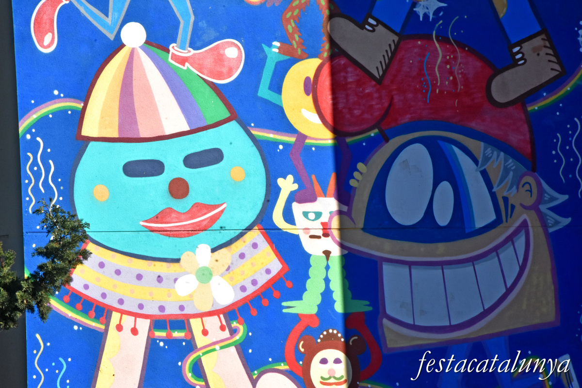 Sant Adrià de Besòs - Murals de la fàbrica Polydor - Els Castellers de Zosen i el Pez 