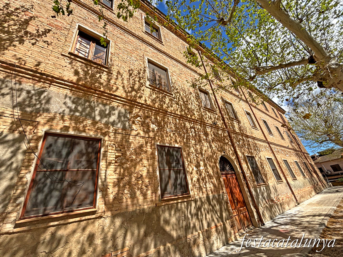 Roquetes - Col·legi de Sant Josep i Laboratori Químic de l'Ebre 