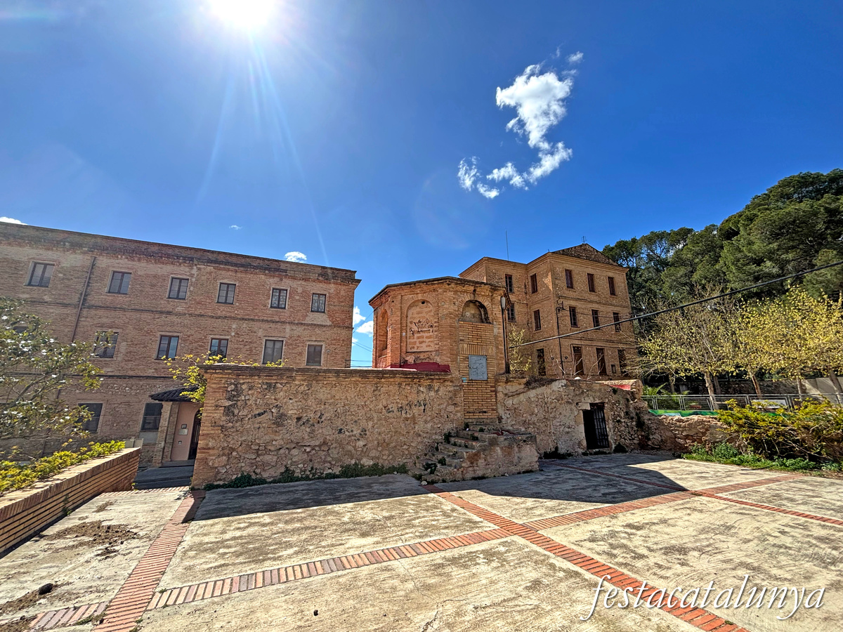 Roquetes - Col·legi de Sant Josep i Laboratori Químic de l'Ebre 
