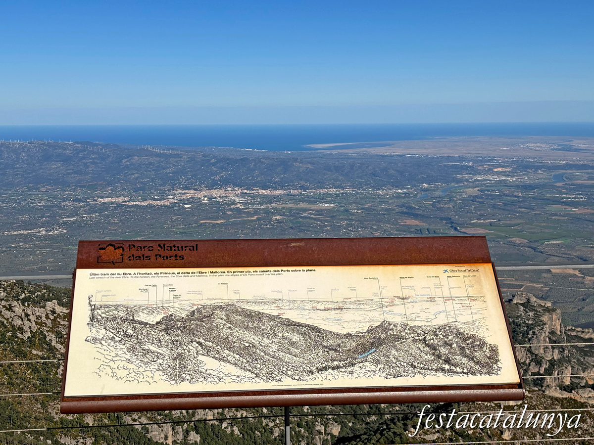 Roquetes - Mirador del cim de Caro 