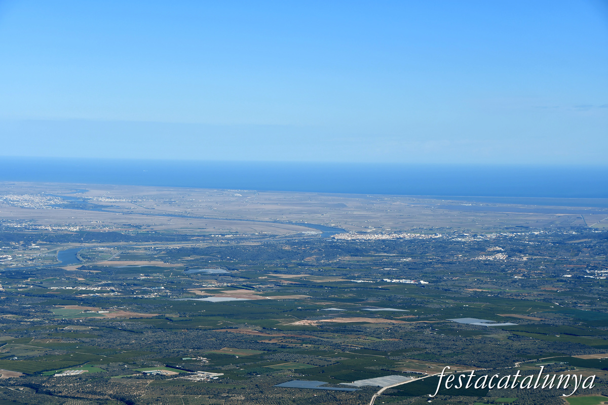 Roquetes - Mirador del cim de Caro