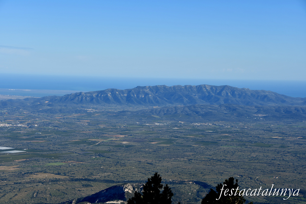 Roquetes - Mirador del cim de Caro