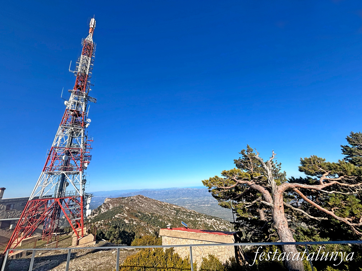 Roquetes - Mirador del cim de Caro 