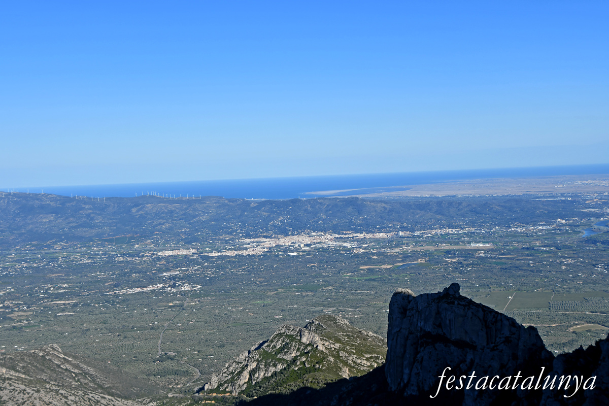 Roquetes - Mirador del cim de Caro 