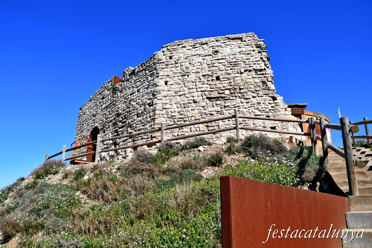 Castell de Mirambell ***
