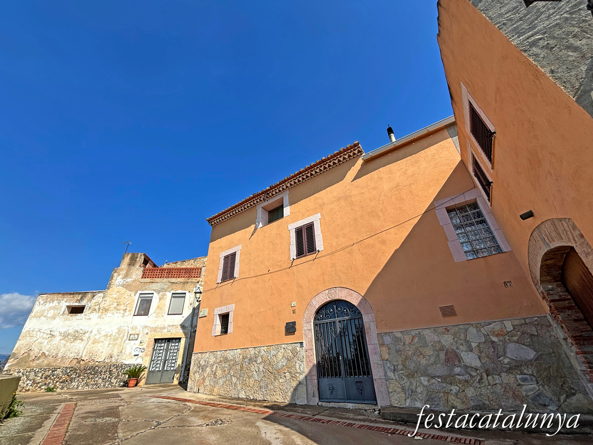 Perafort - Nucli històric de Puigdelfí - Cal Pallarades 