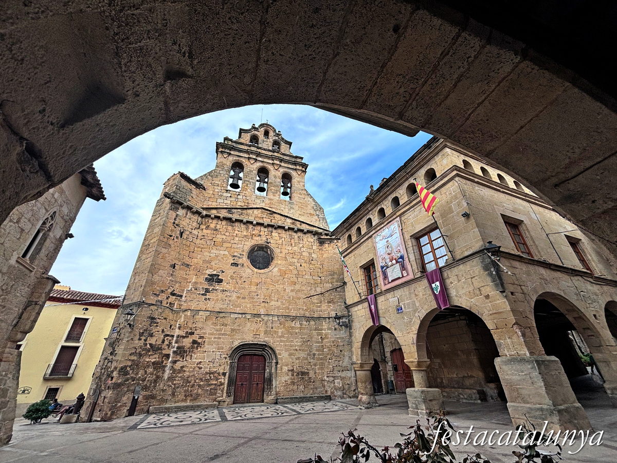 Horta de Sant Joan - Plaça de l'Església 