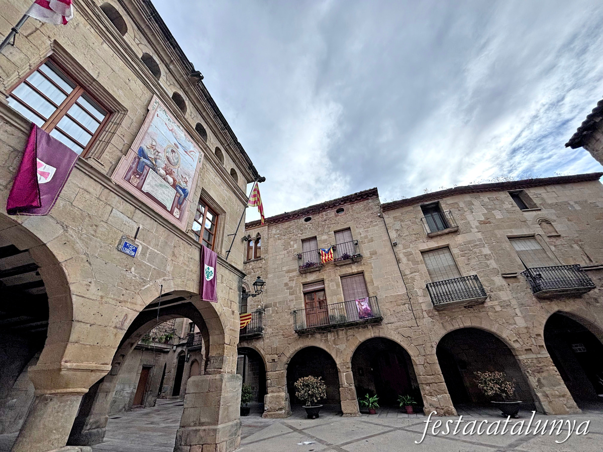 Horta de Sant Joan - Plaça de l'Església 