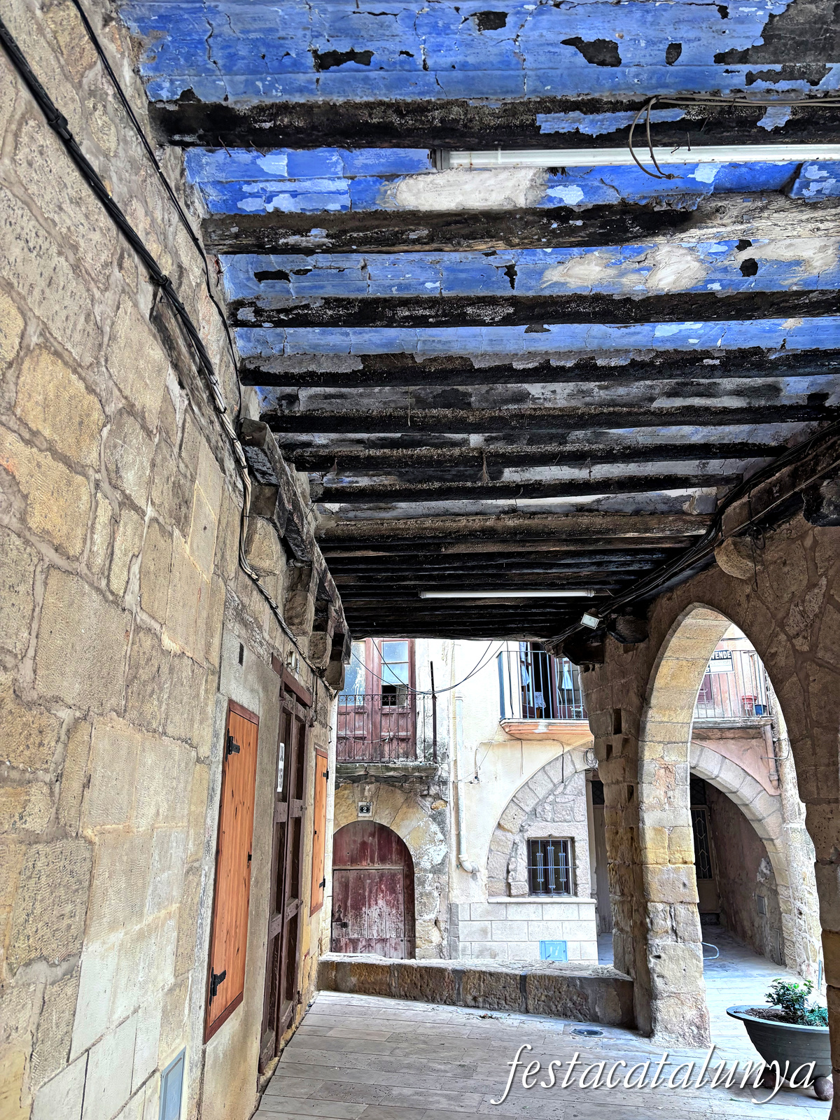 Horta de Sant Joan - Plaça de l'Església 