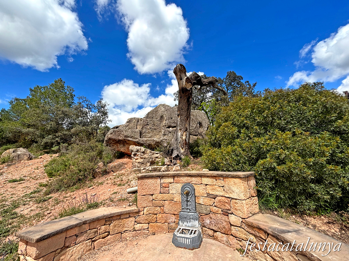 Aguilar de Segarra - Cups del castell de Castellar
