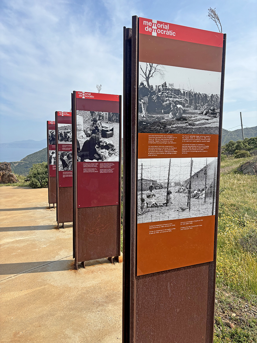Memorial de l'Exili republicà al coll dels Belitres de Portbou ***