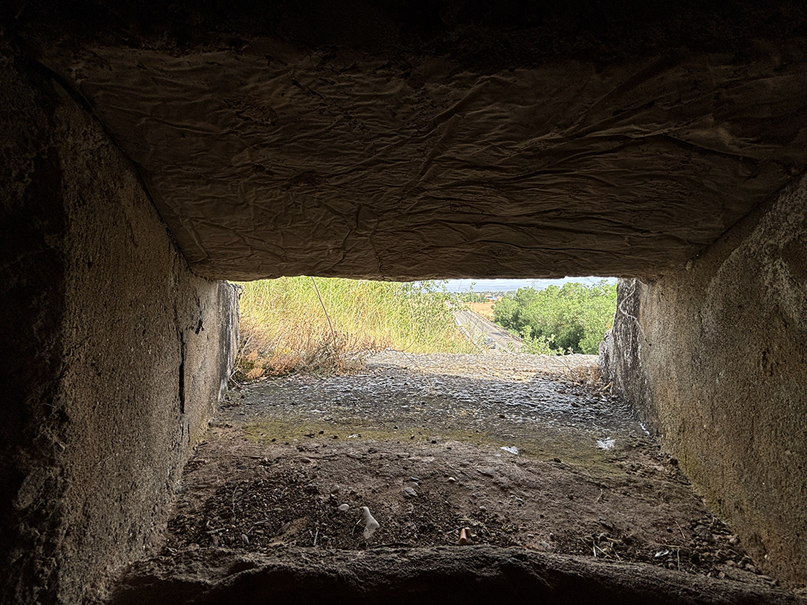 Búnquer de la guerra civil prop de la carretera d'Agramunt a Preixens ***