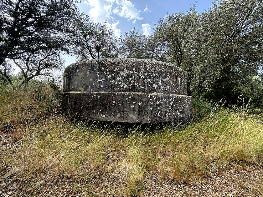 Búnquer de la guerra civil prop de la carretera de Castellserà a Preixens ***