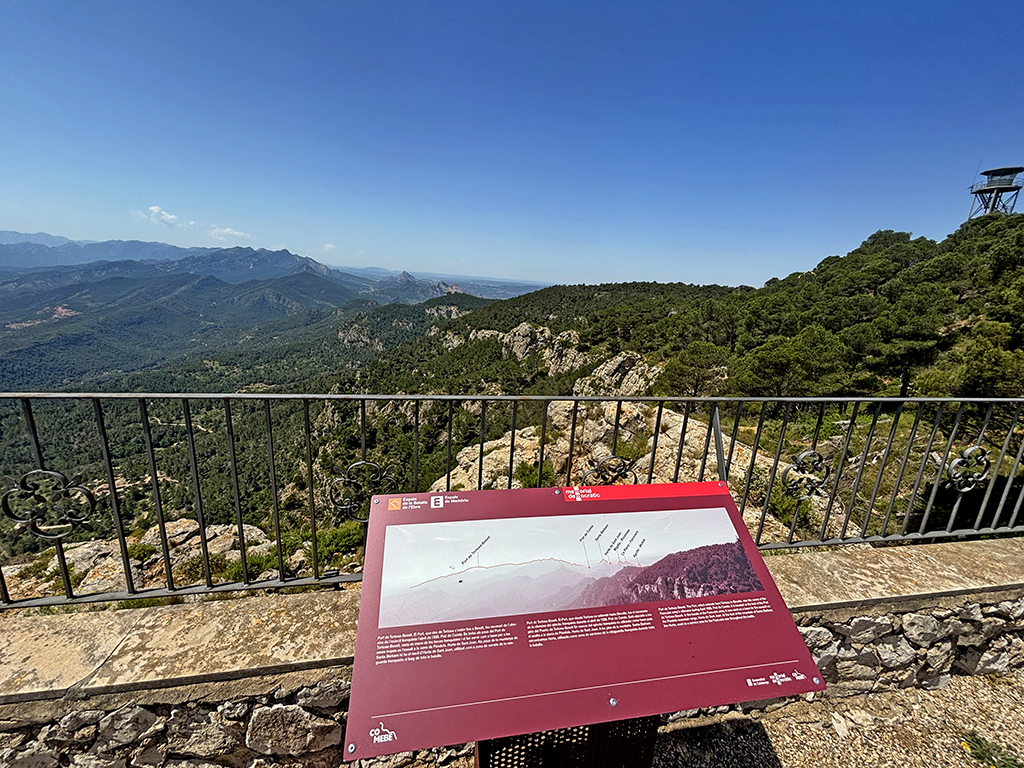 Mirador de la serra de Pàndols de la Punta Alta a la cota 705 ***