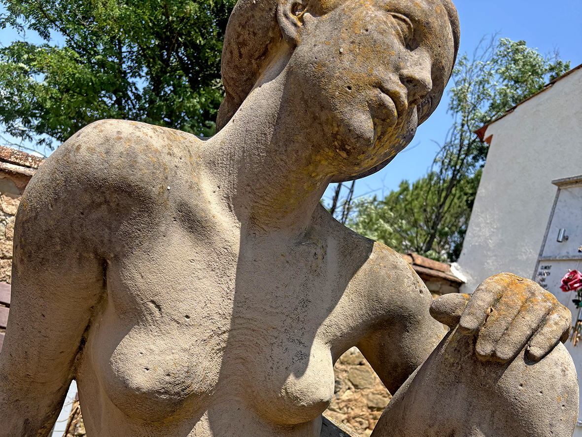 Escultura Descans de Lluís Montañé Mollfulleda a Monistrol de Calders