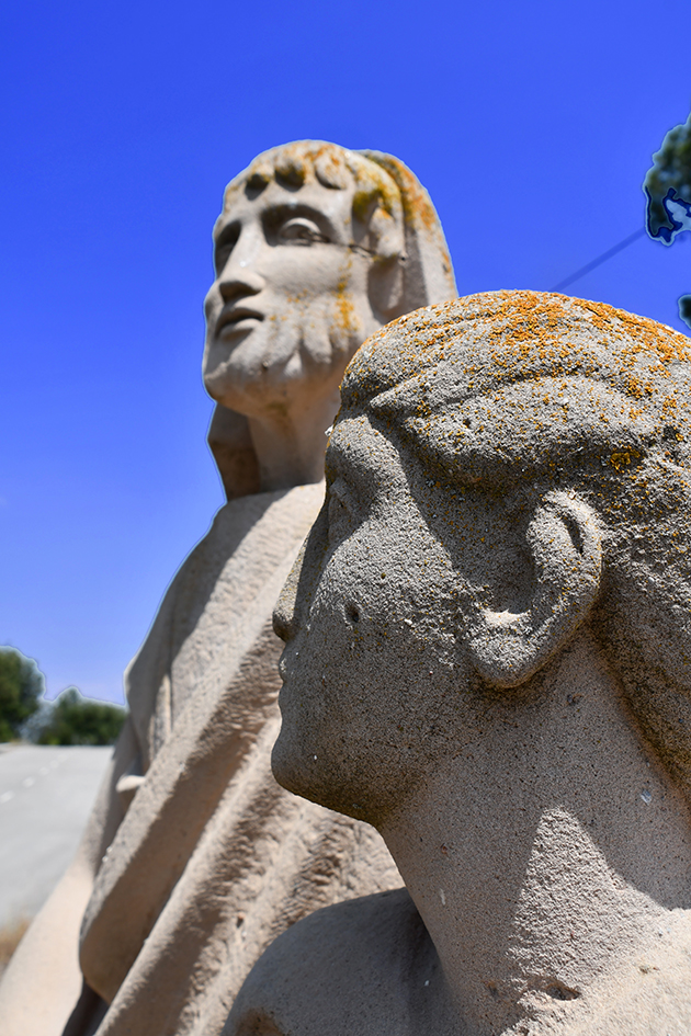 Escultura Mèntor i Telèmac de Charles Henry Collet Colomb a Monistrol de Calders