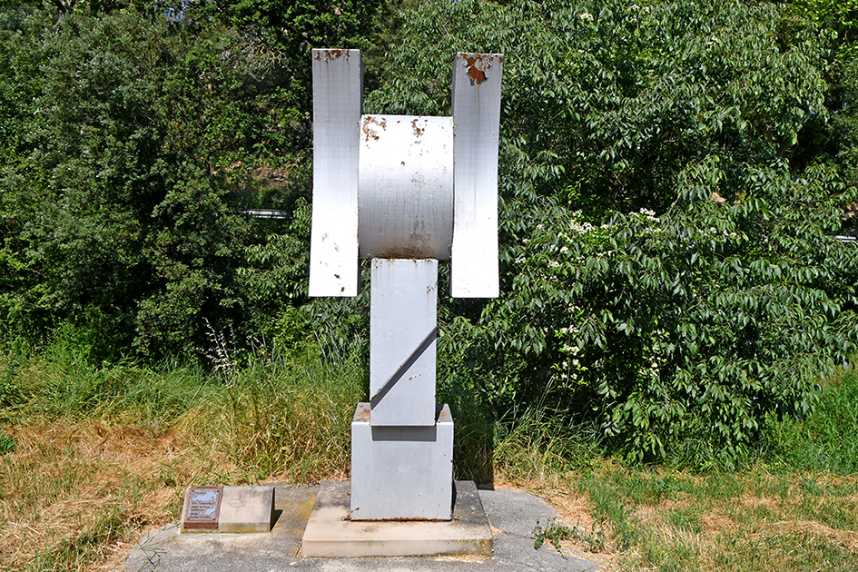 Escultura Tocho de Javier Sauras Viñuales a Monistrol de Calders