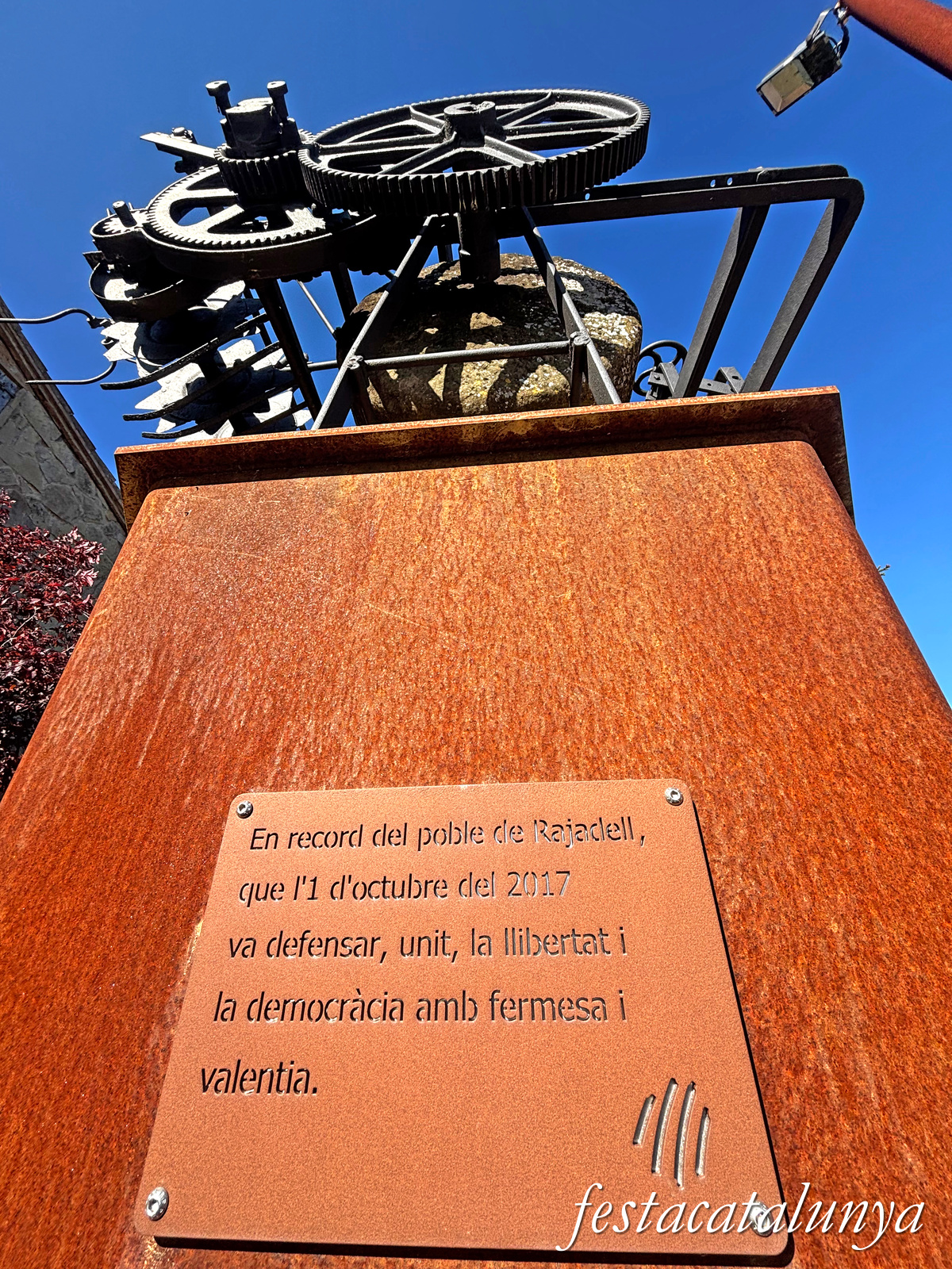 Rajadell - Monument 1 d'Octubre 