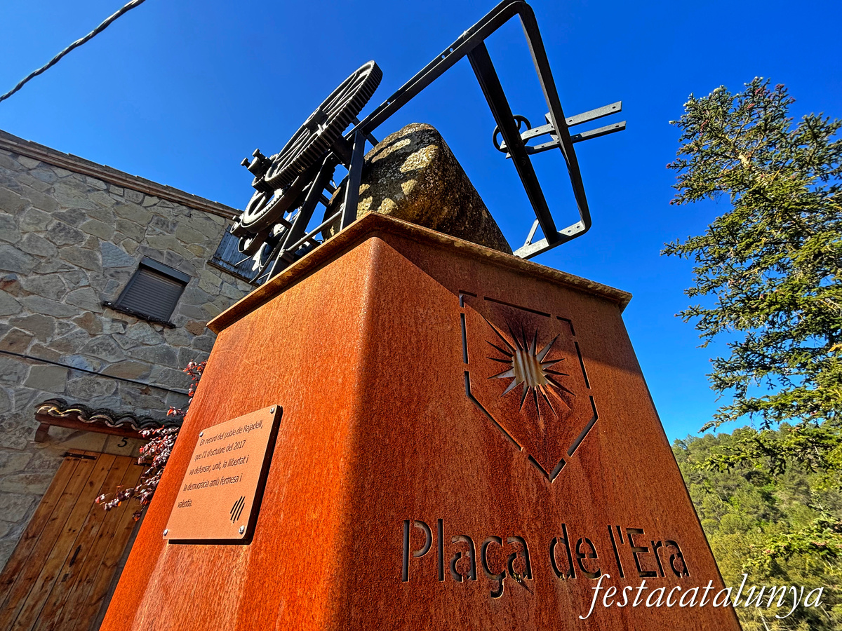 Rajadell - Monument 1 d'Octubre 