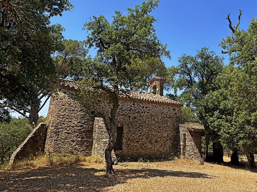 Sant Cristòfol del Bosc actual Mare de Déu de la Salut de Llambilles ***