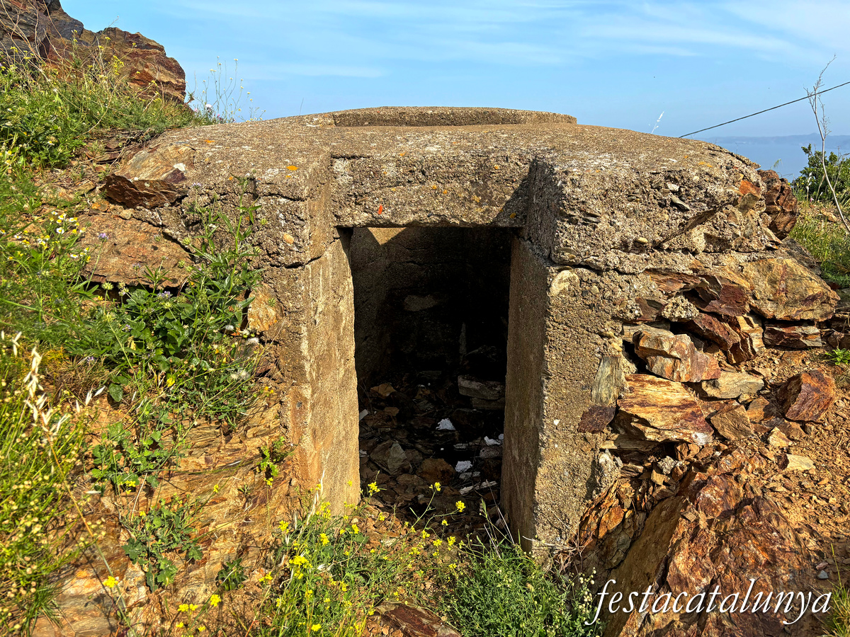Portbou - Memorial de l'Exili republicà al coll dels Belitres - Búnquer per metralladora 