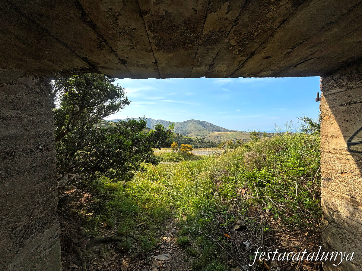 Portbou - Memorial de l'Exili republicà al coll dels Belitres - Búnquer per metralladora 