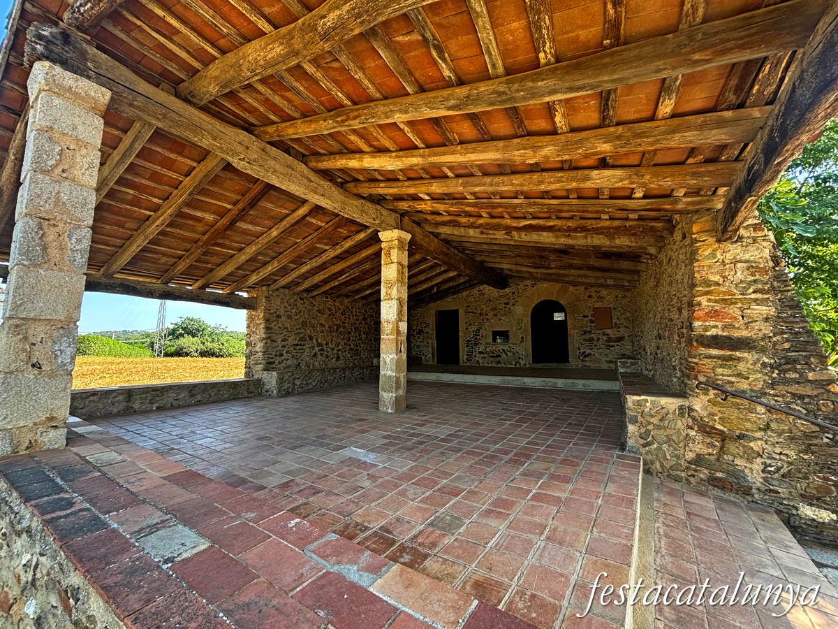 Llambilles - Capella de la Mare de Déu de la Pietat a Erols