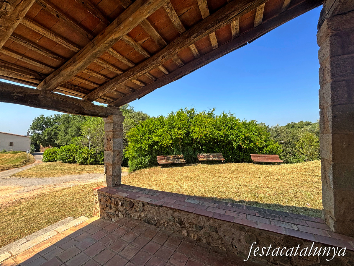 Llambilles - Capella de la Mare de Déu de la Pietat a Erols