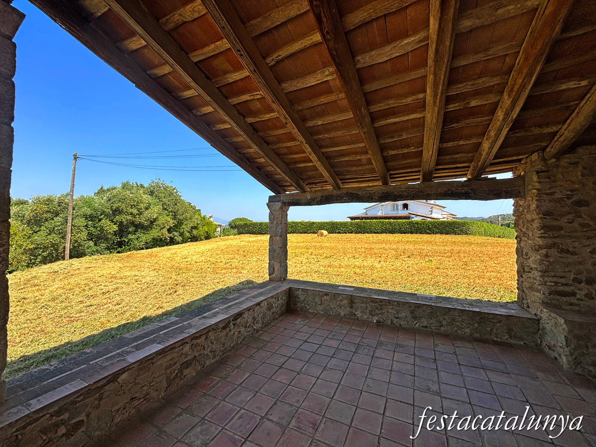 Llambilles - Capella de la Mare de Déu de la Pietat a Erols