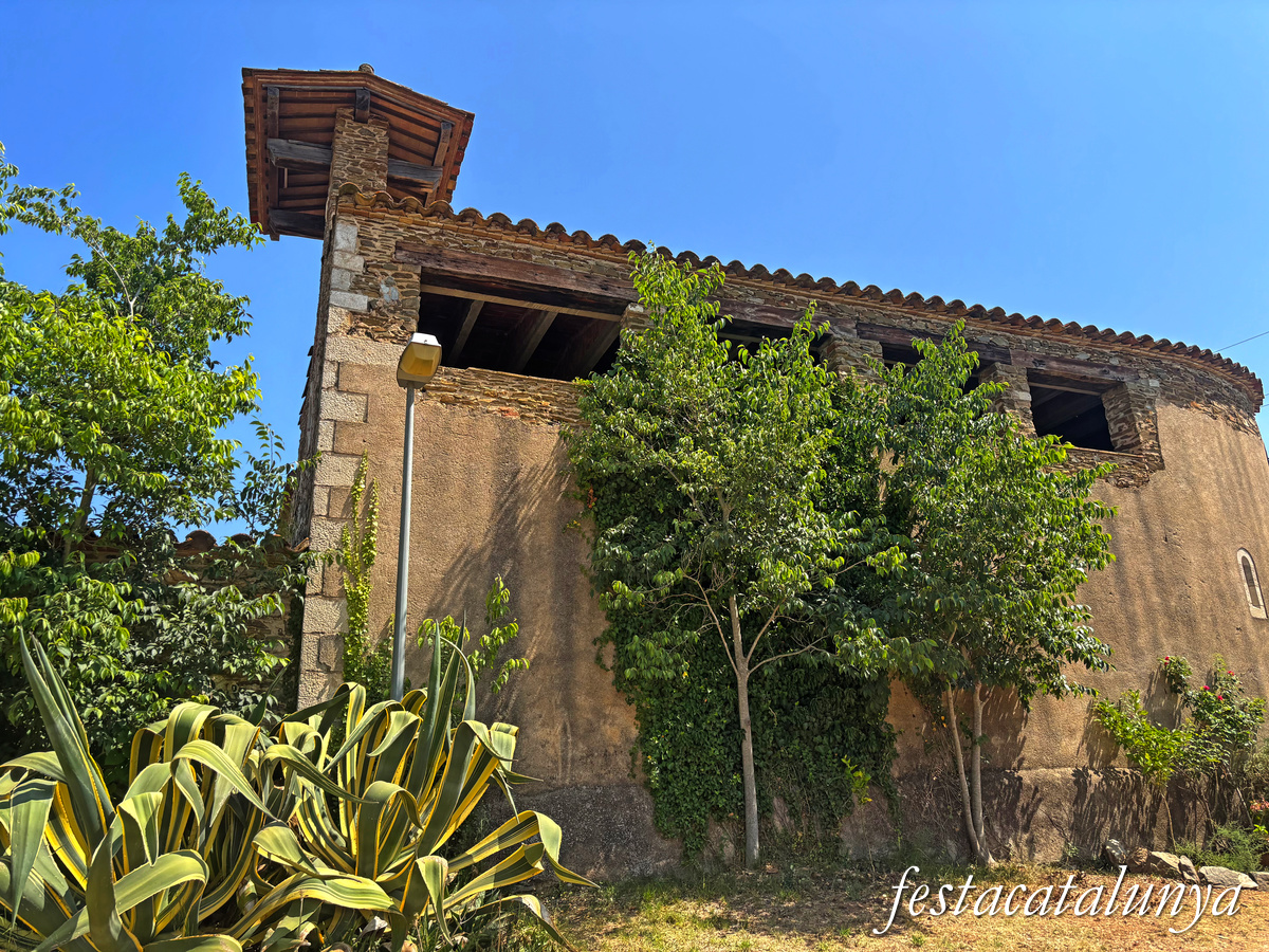 Llambilles - Capella de la Mare de Déu de la Pietat a Erols