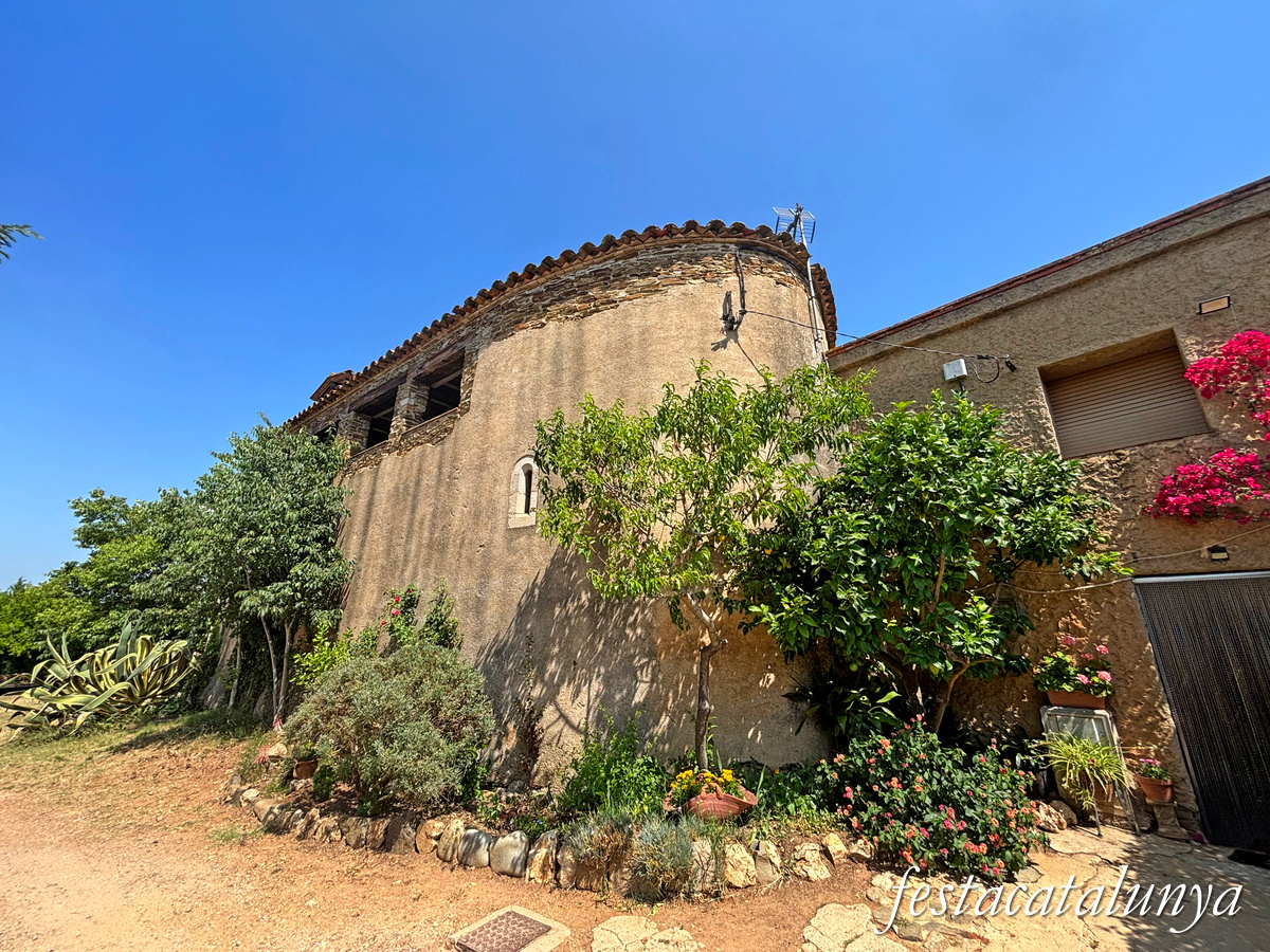 Llambilles - Capella de la Mare de Déu de la Pietat a Erols