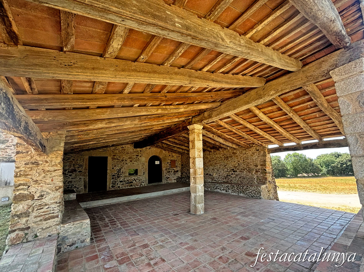 Llambilles - Capella de la Mare de Déu de la Pietat a Erols