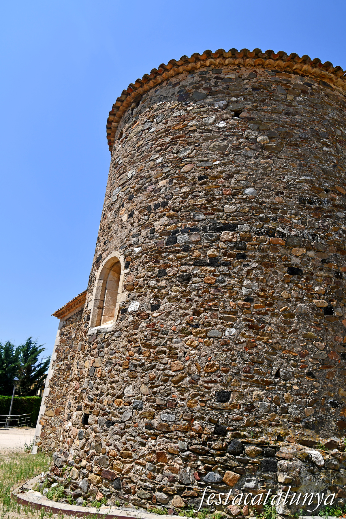 Llambilles - Església parroquial de Sant Cristòfol 