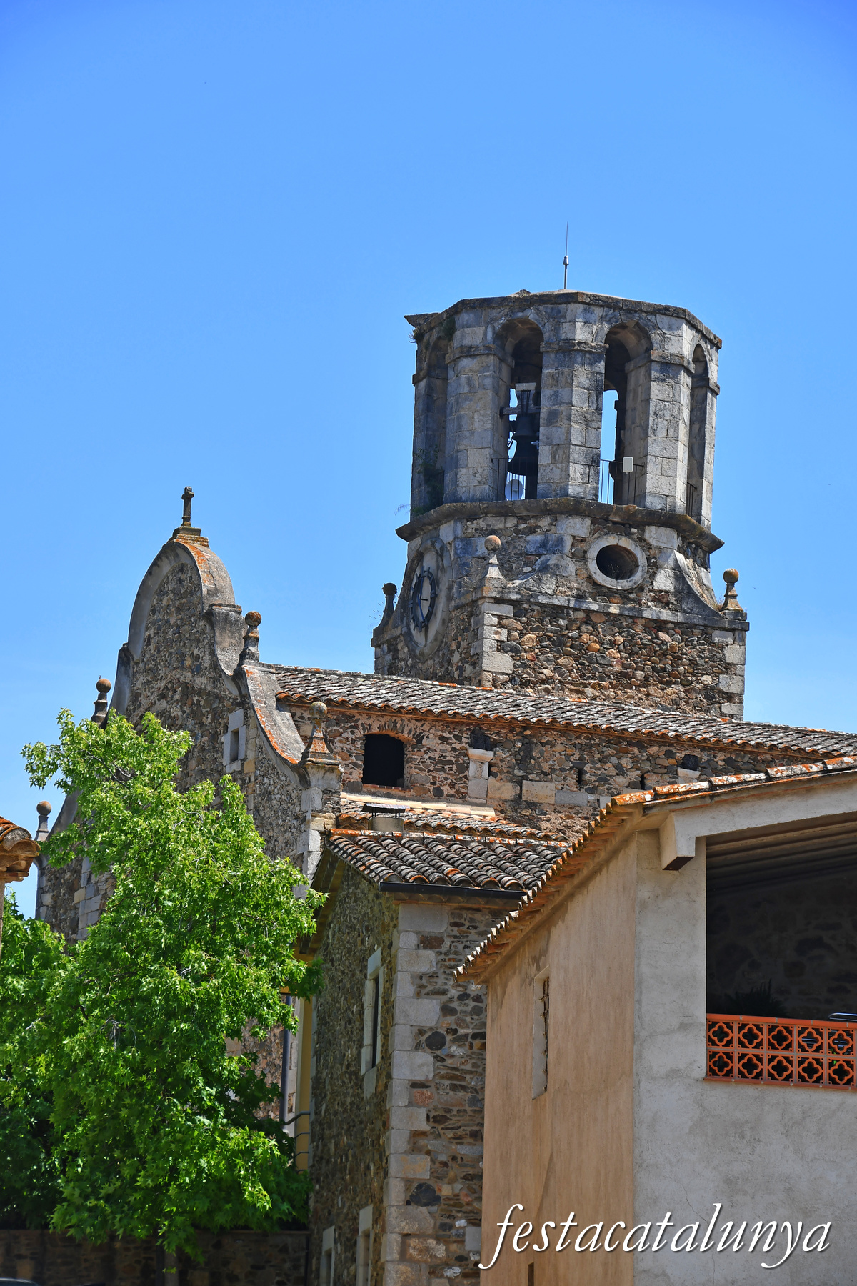Llambilles - Església parroquial de Sant Cristòfol 