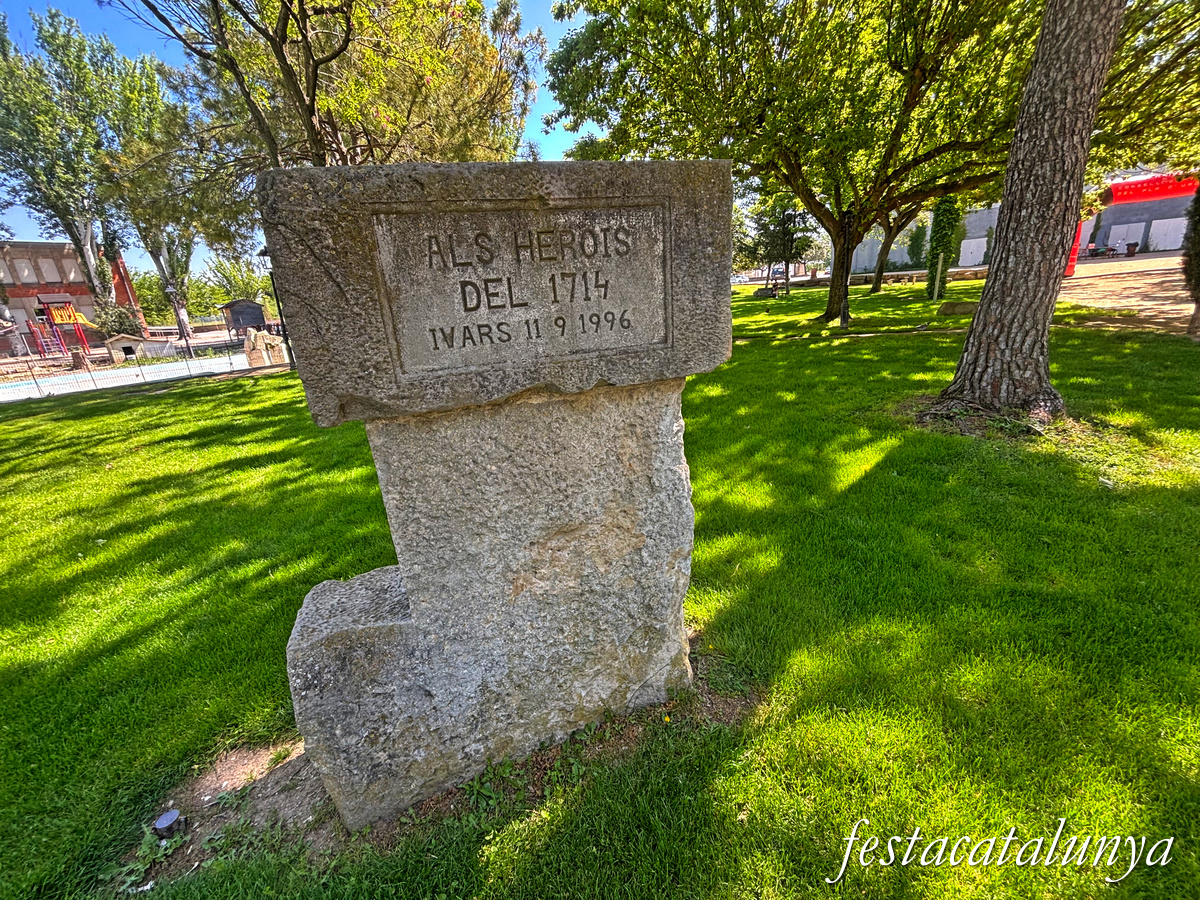 Ivars d'Urgell - Parc de l'ermita - Monument Herois 1714