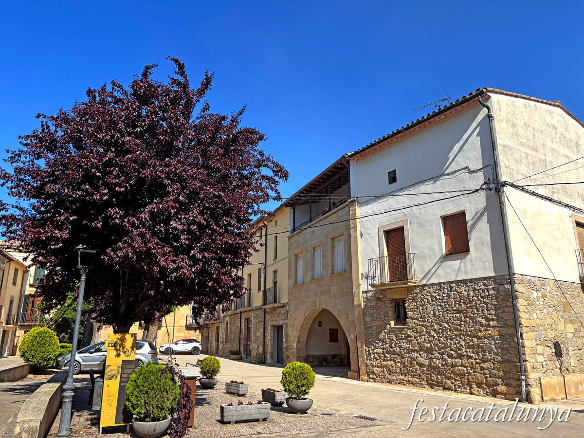 Ivars d'Urgell - Plaça de la Vellesa
