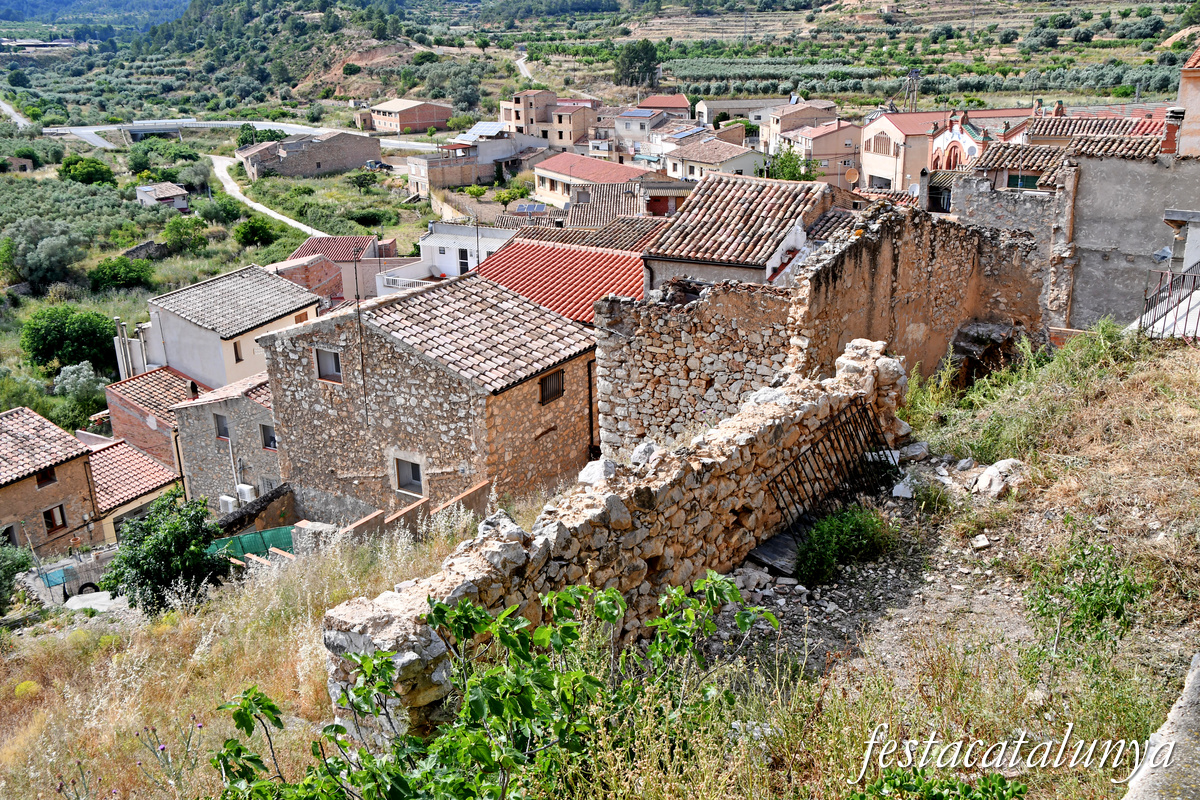Pinell de Brai - Espais de la Batalla de l'Ebre - Les cases caigudes 