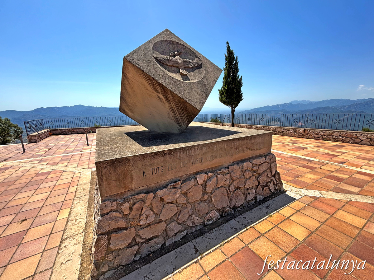 Pinell de Brai - Espais de la Batalla de l'Ebre - Mirador de la serra de Pàndols de la Punta Alta a la cota 705 