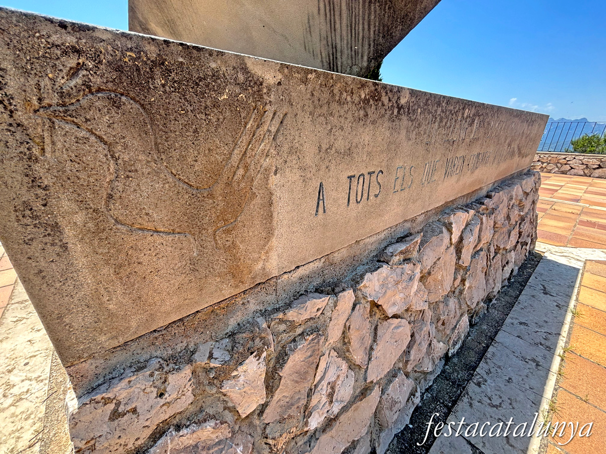 Pinell de Brai - Espais de la Batalla de l'Ebre - Mirador de la serra de Pàndols de la Punta Alta a la cota 705 