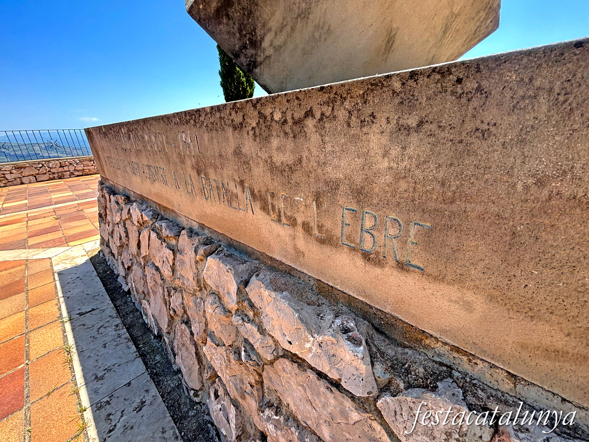 Pinell de Brai - Espais de la Batalla de l'Ebre - Mirador de la serra de Pàndols de la Punta Alta a la cota 705 