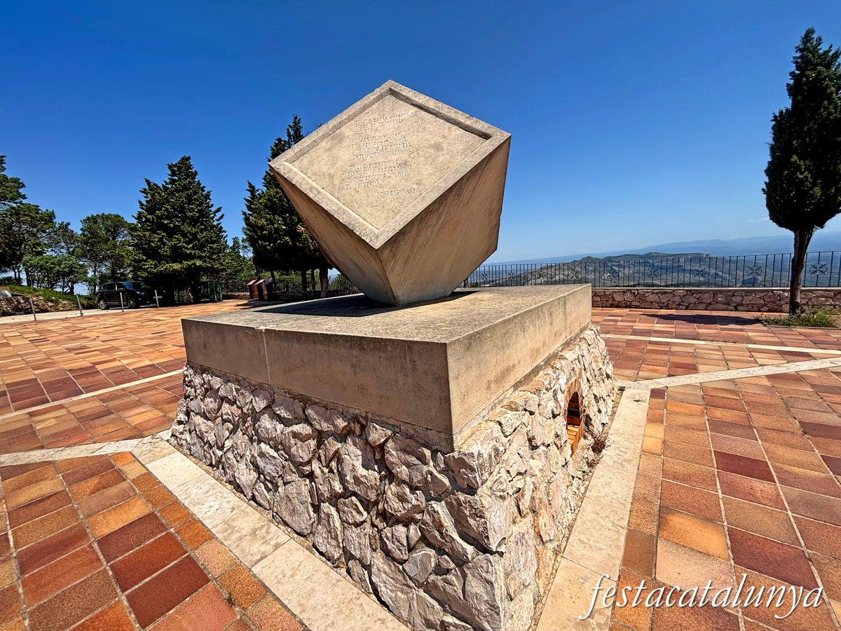 Pinell de Brai - Espais de la Batalla de l'Ebre - Mirador de la serra de Pàndols de la Punta Alta a la cota 705 